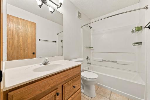 15515 Foghorn Lane, Apple Valley, MN 55124