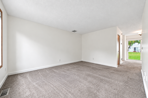 15515 Foghorn Lane, Apple Valley, MN 55124