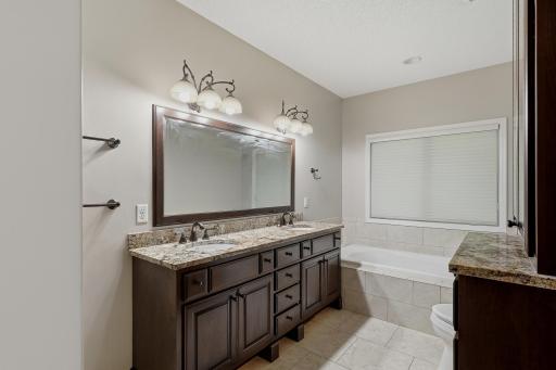 17700 Layton Path, Lakeville, MN 55044