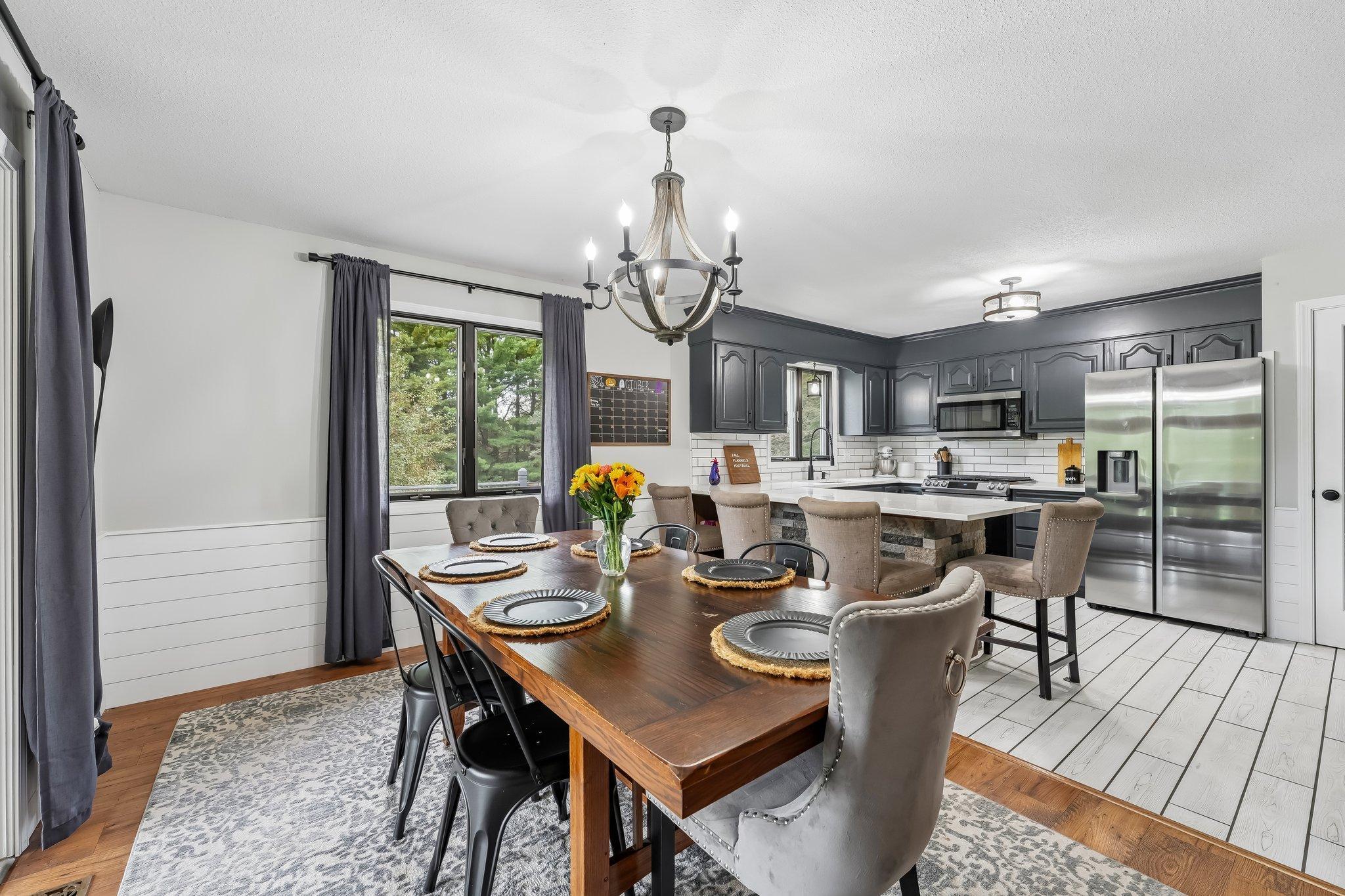 Dining to Kitchen