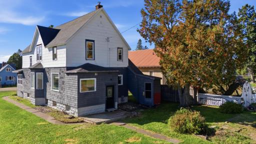 911 10th Avenue, Two Harbors, MN 55616