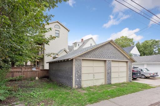 727 Northeast Madison Street - Spacecrafting - 0063.jpg