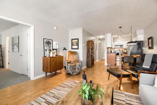 2727 w 43rd st 412 - Web Quality - 003 - 03 Living Room.jpg