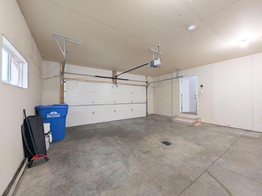2553 FULTON Loop S, Fargo, ND 58104