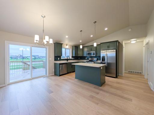 2553 FULTON Loop S, Fargo, ND 58104