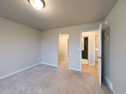 2553 FULTON Loop S, Fargo, ND 58104