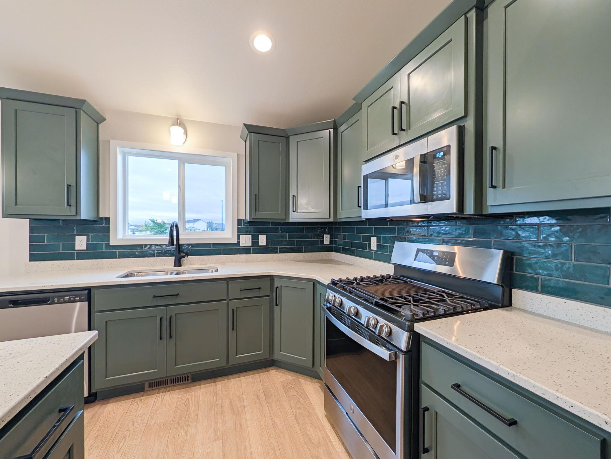 L2P017-2553 Fulton Lp S Fargo.jpg