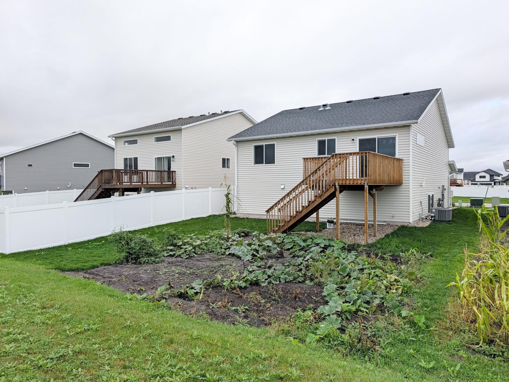 L2P020-2553 Fulton Lp S Fargo.jpg