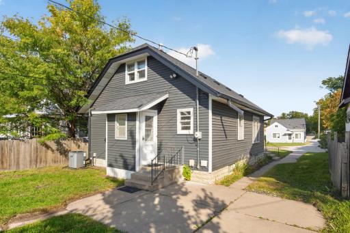 3943 Thomas Avenue N, Minneapolis, MN 55412