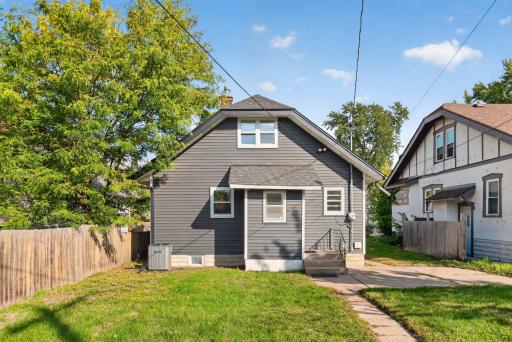 3943 Thomas Avenue N, Minneapolis, MN 55412