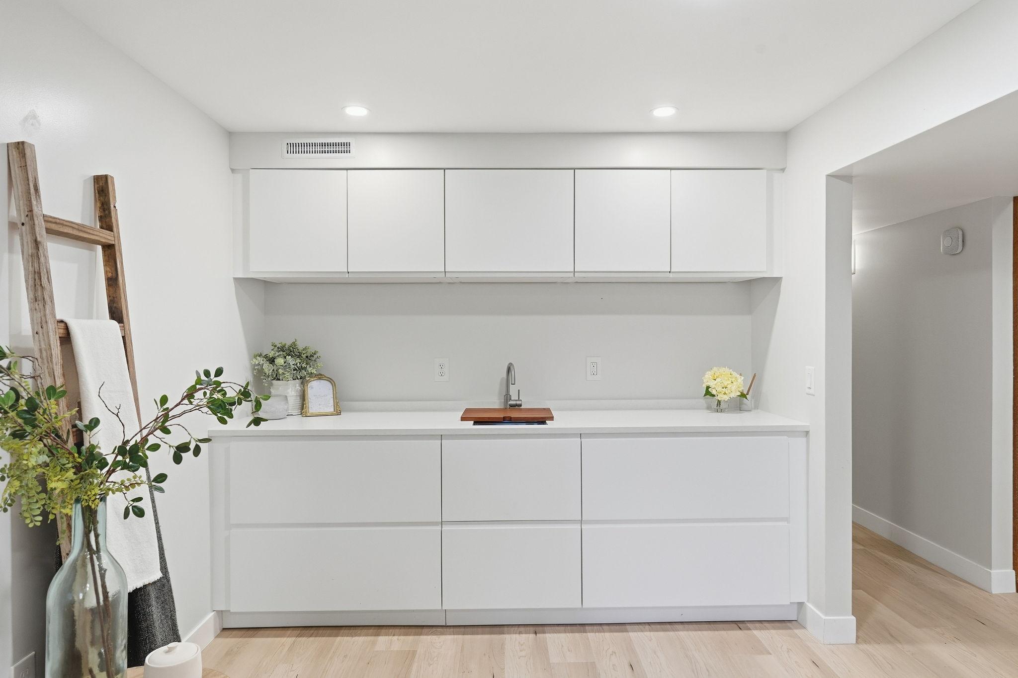 Lower Level Wet Bar