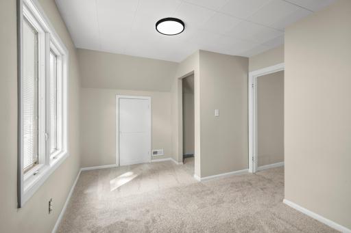 756 Mcknight Road N, Maplewood, MN 55119