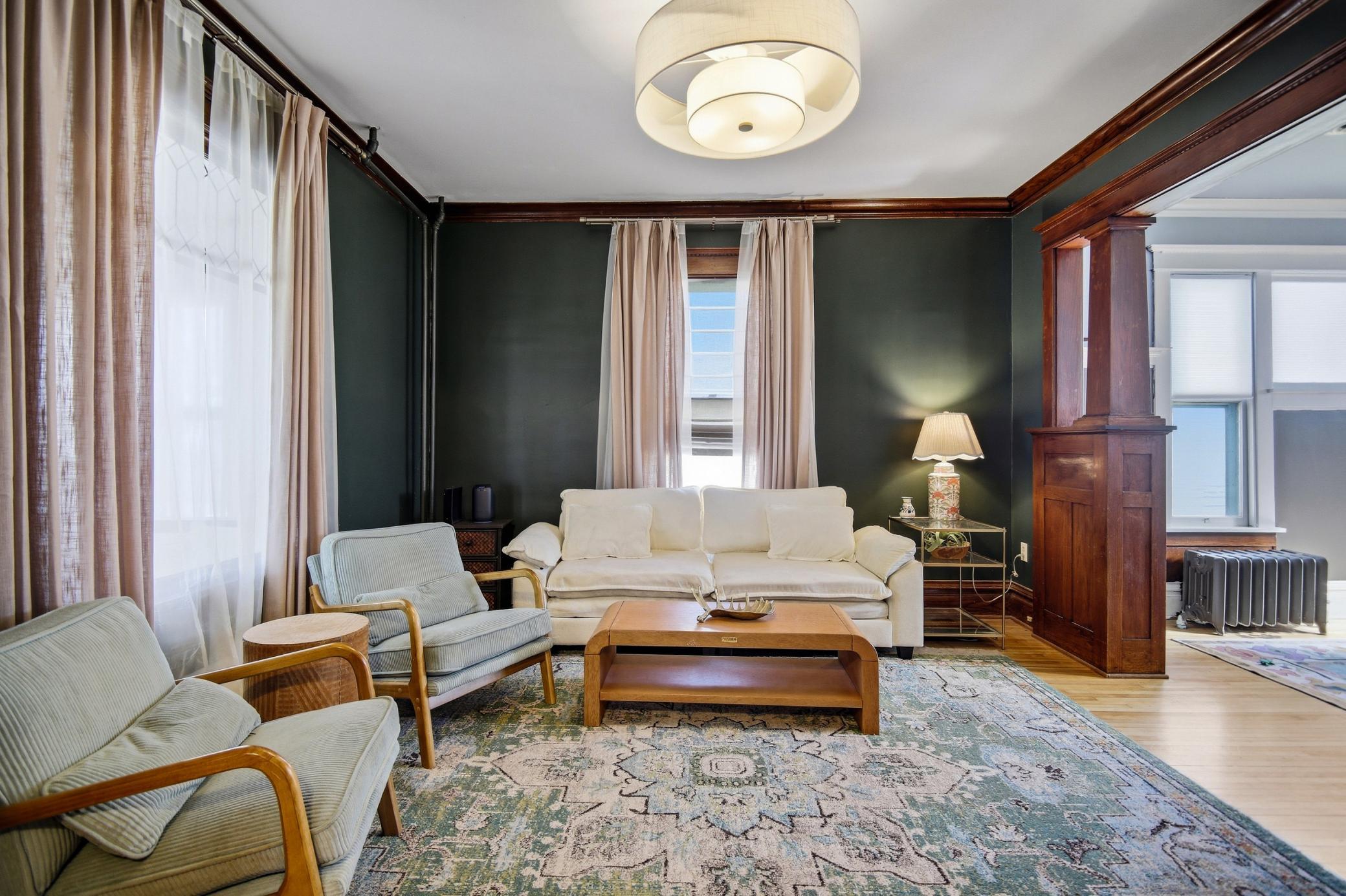 9_808_6th_ave_ne_027-2.jpg