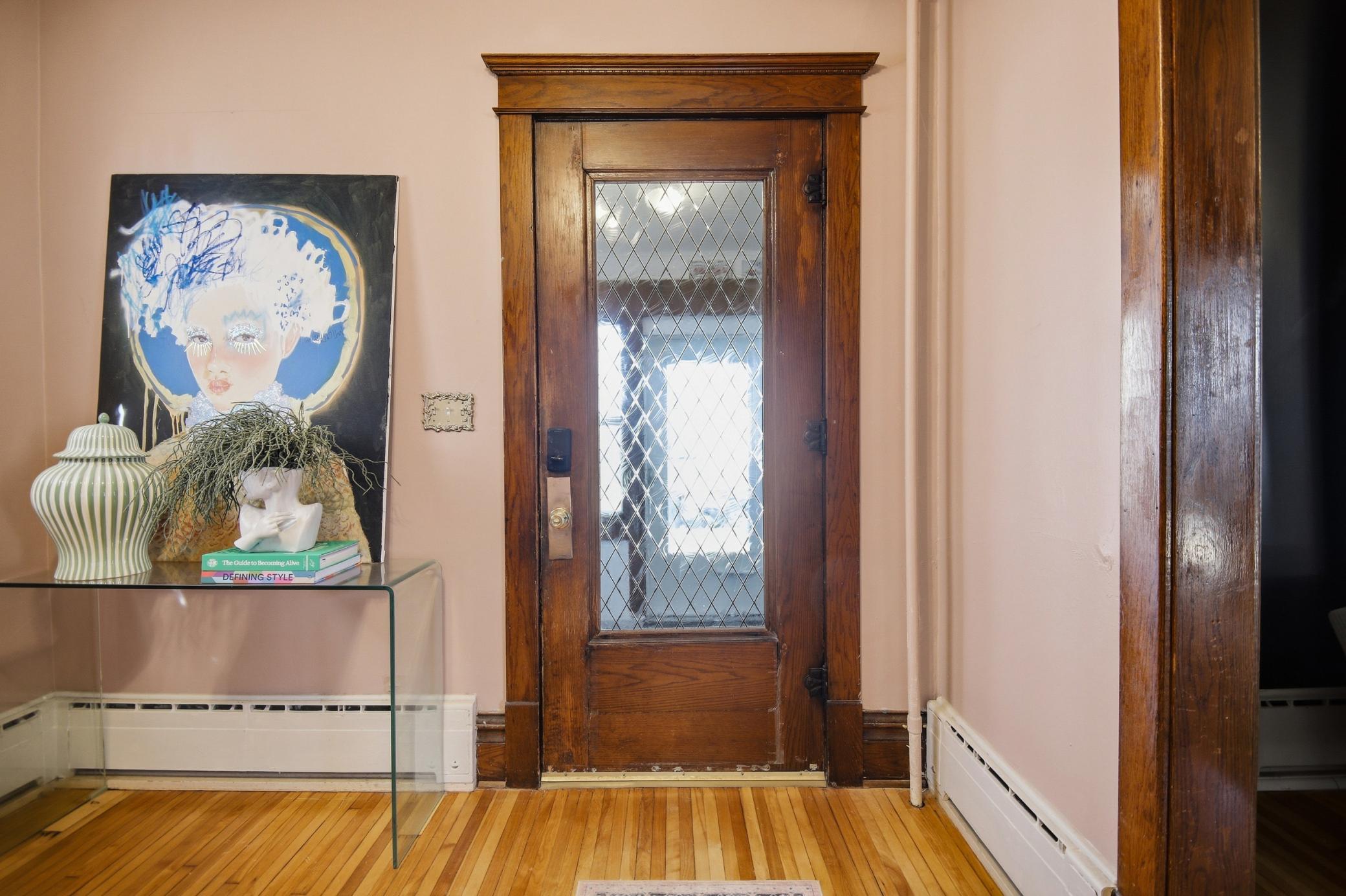 5_808_6th_ave_ne_037-3.jpg