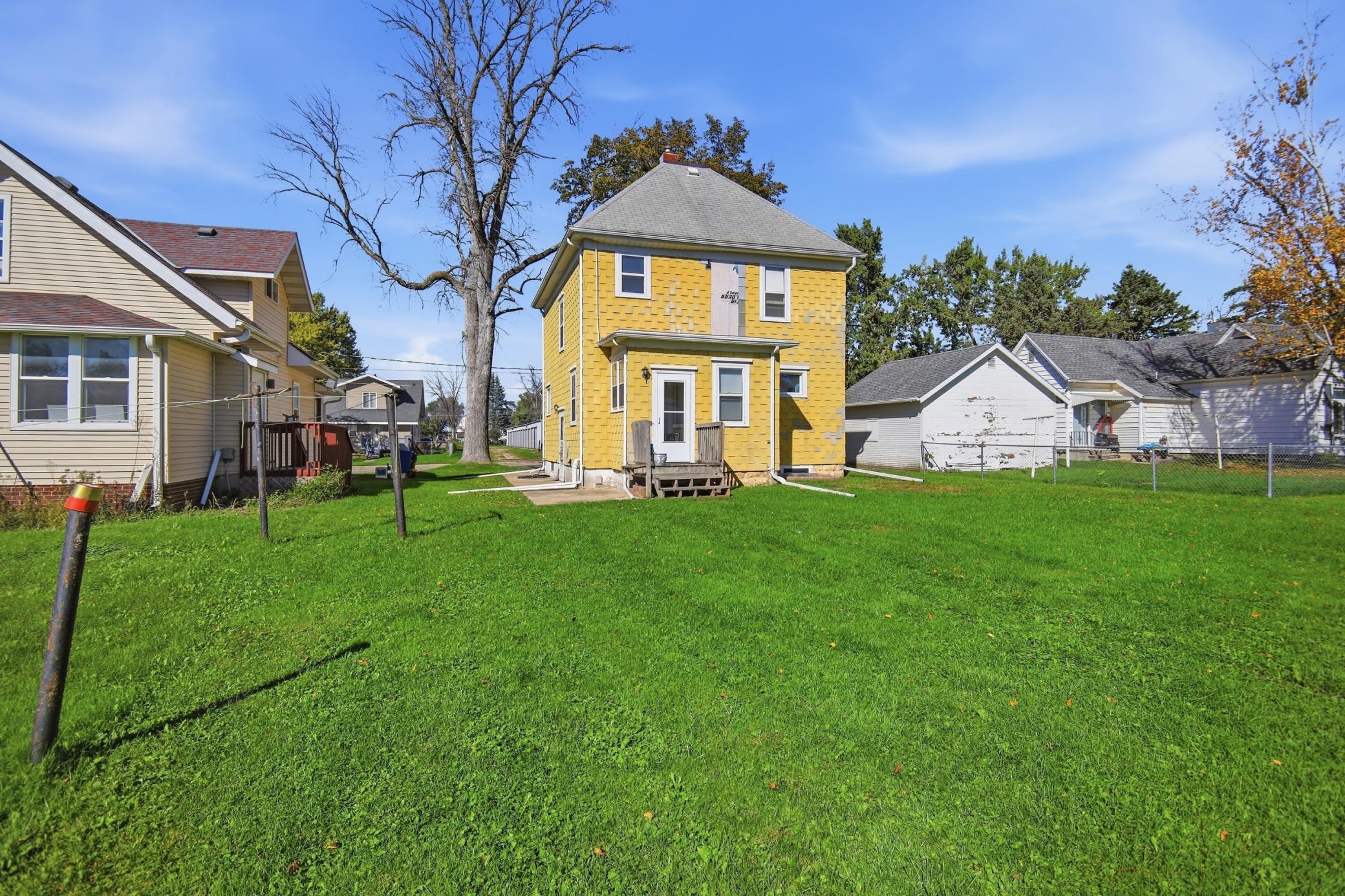 28_808_6th_ave_ne_207.jpg