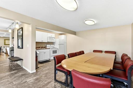 6305 Colony Way, 2B, Edina, MN 55435