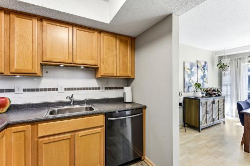 6305 Colony Way, 2B, Edina, MN 55435