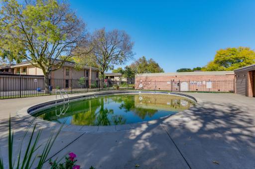 6305 Colony Way, 2B, Edina, MN 55435