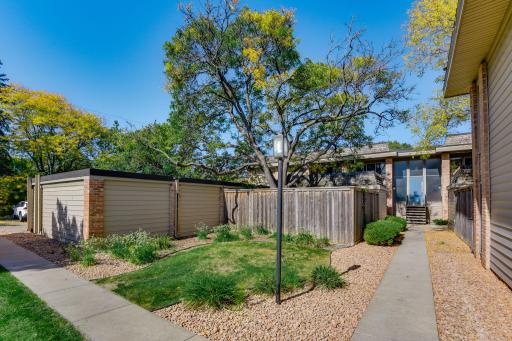 6305 Colony Way, 2B, Edina, MN 55435