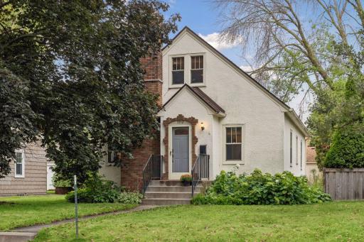 5912 10th Avenue S, Minneapolis, MN 55417