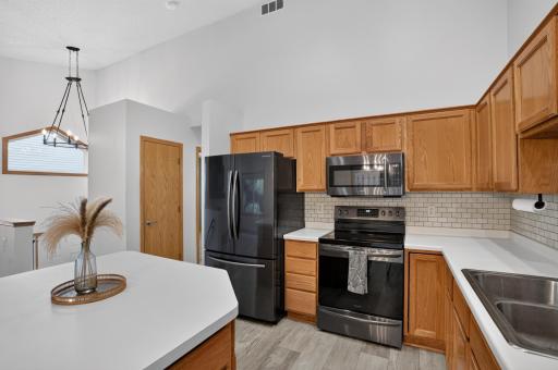 8379 143rd Street W, Apple Valley, MN 55124