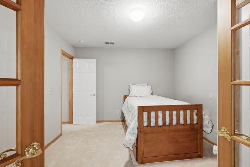 1533 Wexford Court, Eagan, MN 55122