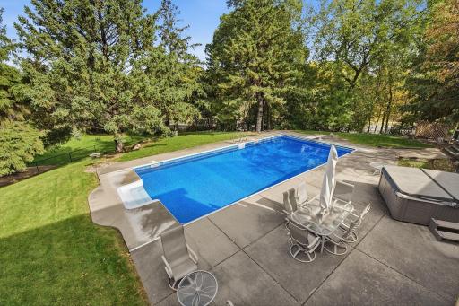1533 Wexford Court, Eagan, MN 55122