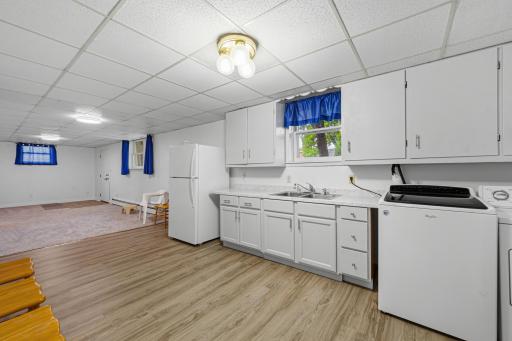 109 10th Avenue SE, Waseca, MN 56093