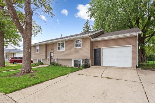 109 10th Avenue SE, Waseca, MN 56093