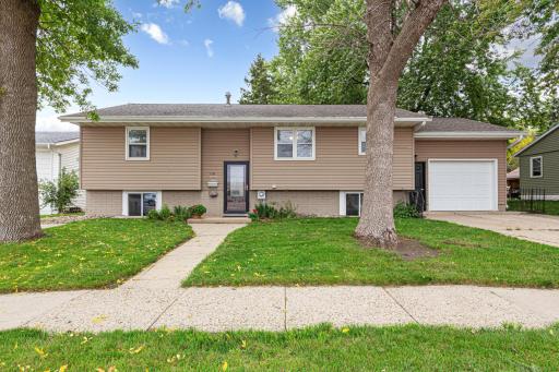 109 10th Avenue SE, Waseca, MN 56093