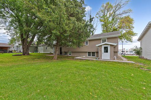 109 10th Avenue SE, Waseca, MN 56093