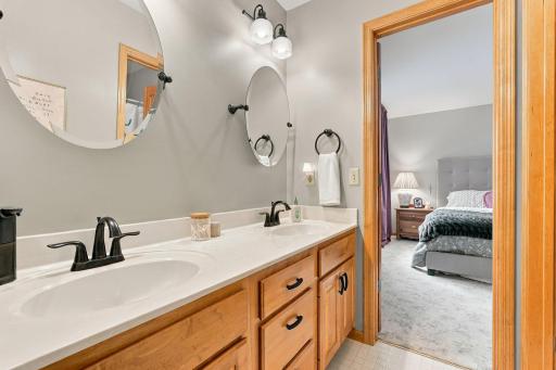 16130 39th Place N, Plymouth, MN 55446