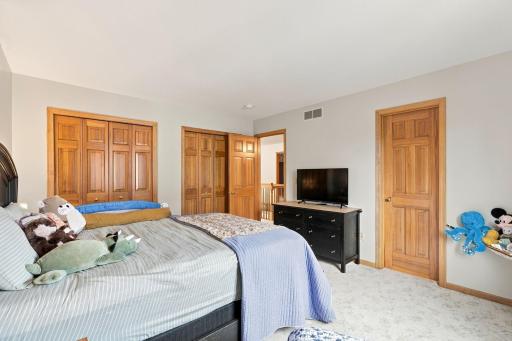 16130 39th Place N, Plymouth, MN 55446