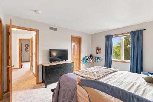 16130 39th Place N, Plymouth, MN 55446