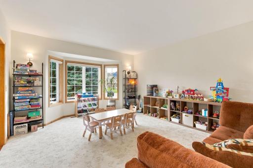 16130 39th Place N, Plymouth, MN 55446