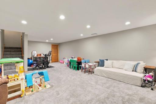 16130 39th Place N, Plymouth, MN 55446