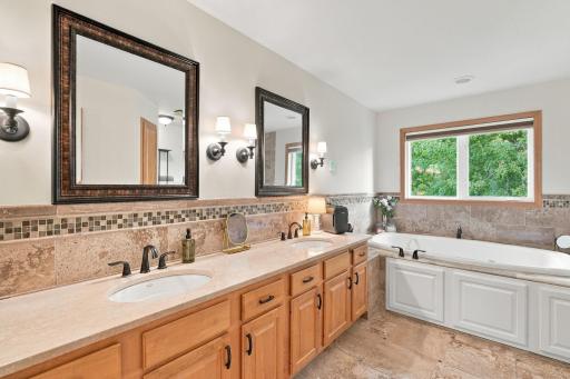 16130 39th Place N, Plymouth, MN 55446