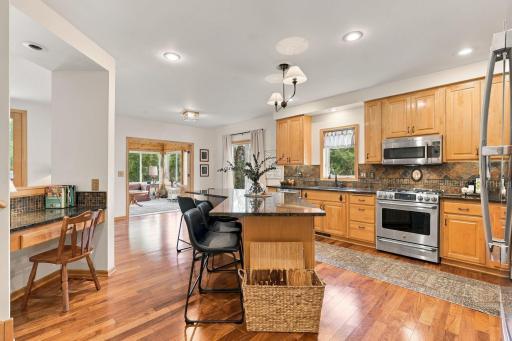 16130 39th Place N, Plymouth, MN 55446