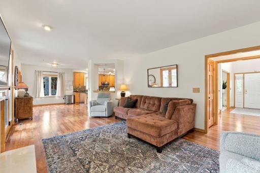 16130 39th Place N, Plymouth, MN 55446