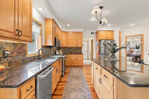 16130 39th Place N, Plymouth, MN 55446
