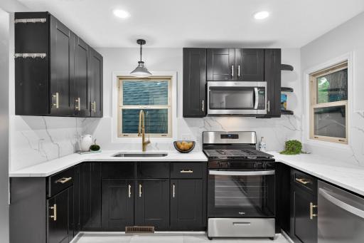 5261 Twin Lake Boulevard E, Brooklyn Center, MN 55429
