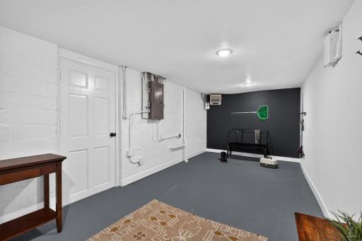 5261 Twin Lake Boulevard E, Brooklyn Center, MN 55429