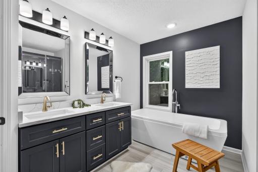 5261 Twin Lake Boulevard E, Brooklyn Center, MN 55429