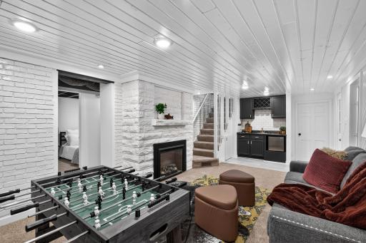 5261 Twin Lake Boulevard E, Brooklyn Center, MN 55429