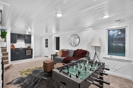5261 Twin Lake Boulevard E, Brooklyn Center, MN 55429