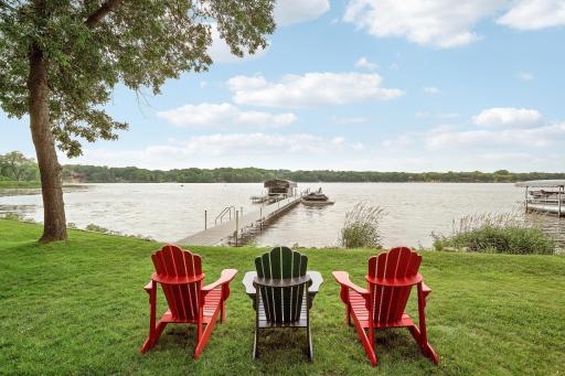Fishing, swimming, boating, or just gazing at the view? You cannot go wrong with ANY of those choices.