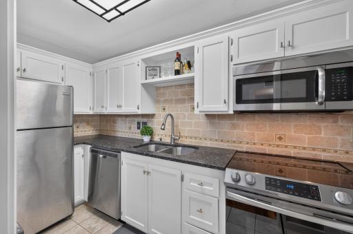 4100 Parklawn Avenue, 104, Edina, MN 55435