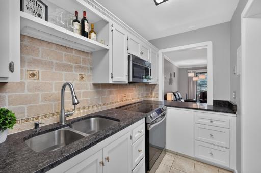 4100 Parklawn Avenue, 104, Edina, MN 55435