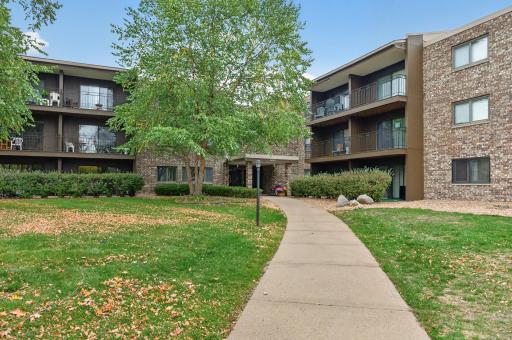 4100 Parklawn Avenue, 104, Edina, MN 55435