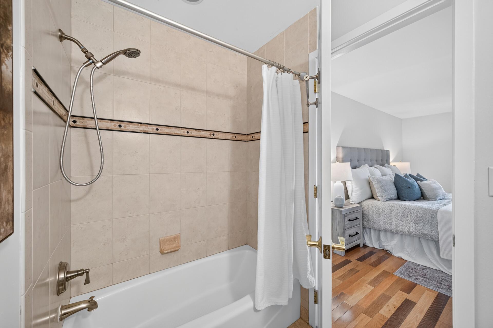 Primary Bathroom w/Ceramic Tiled Tub